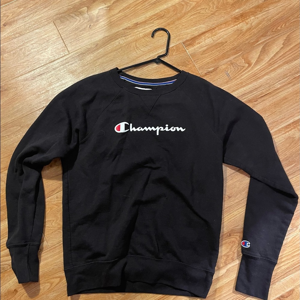 Champion crew neck size medium